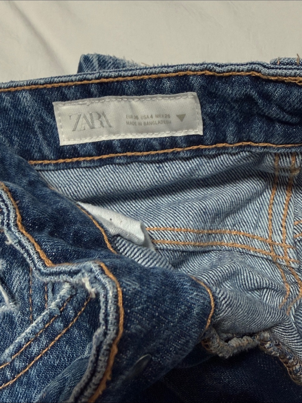 Zara Men's Blue Relaxed Distressed Jeans - Picture 2 of 4